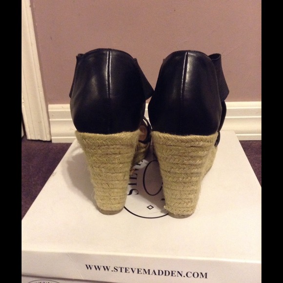 Steve Madden black strappy sandals size 8 - Picture 3 of 4