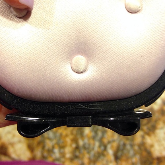 MAC Makeup *sold In Bundle* - Picture 2 of 4