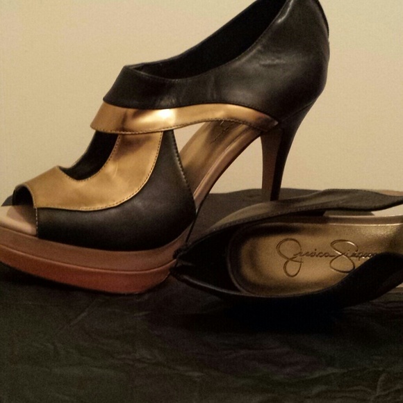 Jessica Simpson peep toe pumps - Picture 2 of 2