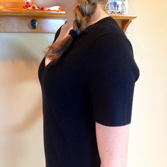 Tahari Black Short Sleeve Sweater