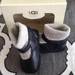 UGG Australia I Macie Infant Girl Black Booties