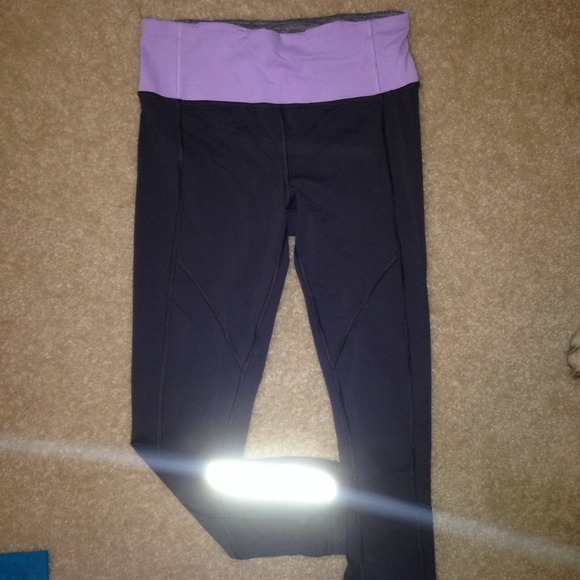 Lululemon reflective running crops SOLDDDD