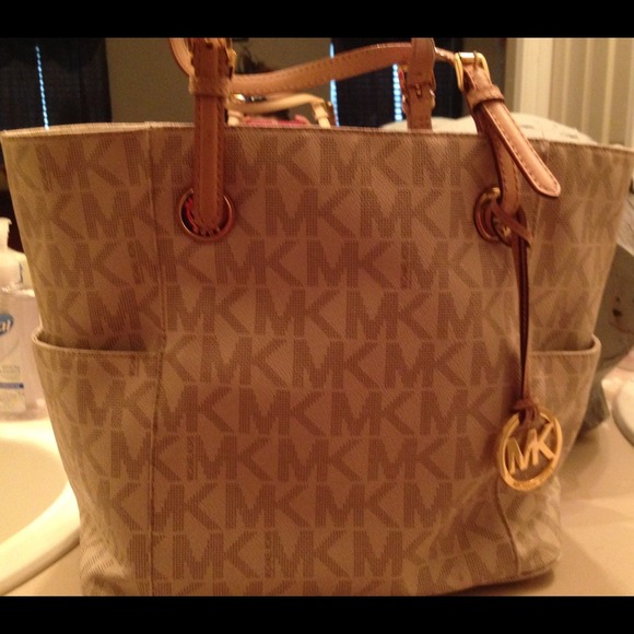 Authentic michael kors vanilla tote