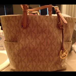 Authentic michael kors vanilla tote