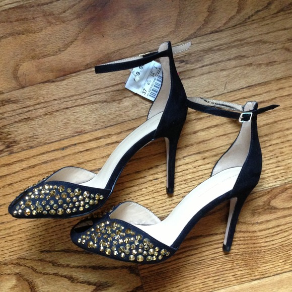 ❌Sold❌Zara studded heels - Picture 3 of 3