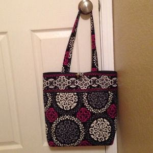 💥💥SOLD💥💥 NWOT Vera Bradley tote