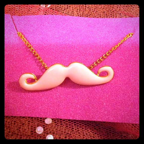 ✨Cute pink mustache necklace