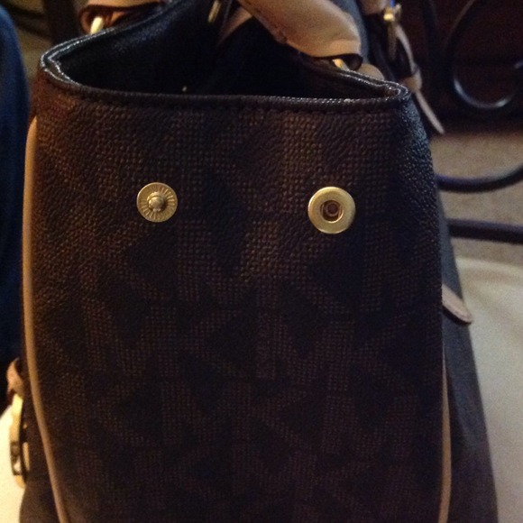 Kors - Picture 2 of 4