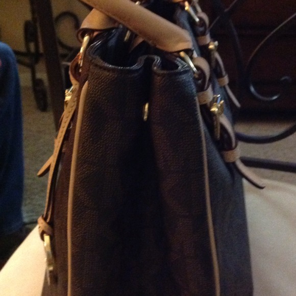 Kors - Picture 3 of 4