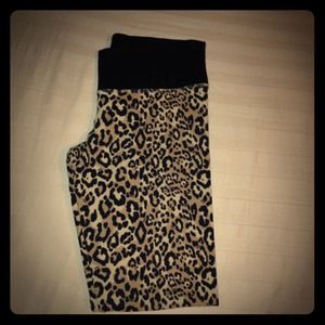 Victoria's Secret PINK Leopard Leggings
