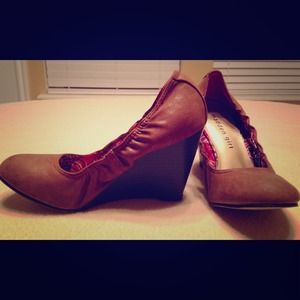 Size 6 Madden Girl Brown Wedges