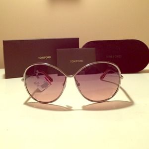 🎉HP🎉 Authentic Tom Ford Iris sunglasses!