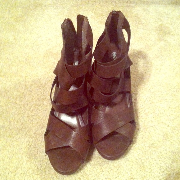 Wedge sandals