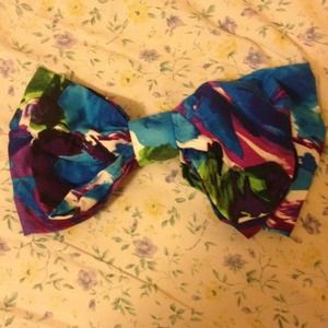 Oversized California Select Vintage Bow