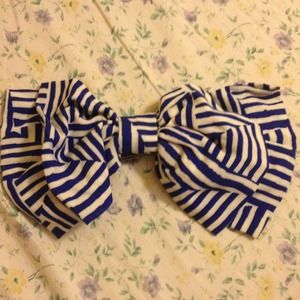 Vintage California Select Oversized Hair Bow