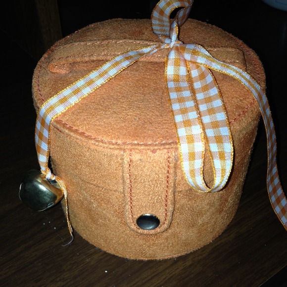 Orange Suede Ring Box - Picture 2 of 2