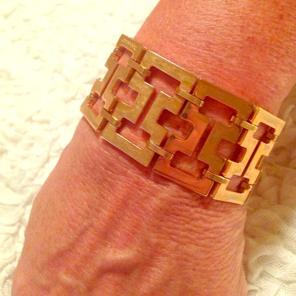 ✨Price reduced✨Gold Link Rebecca Bracelet