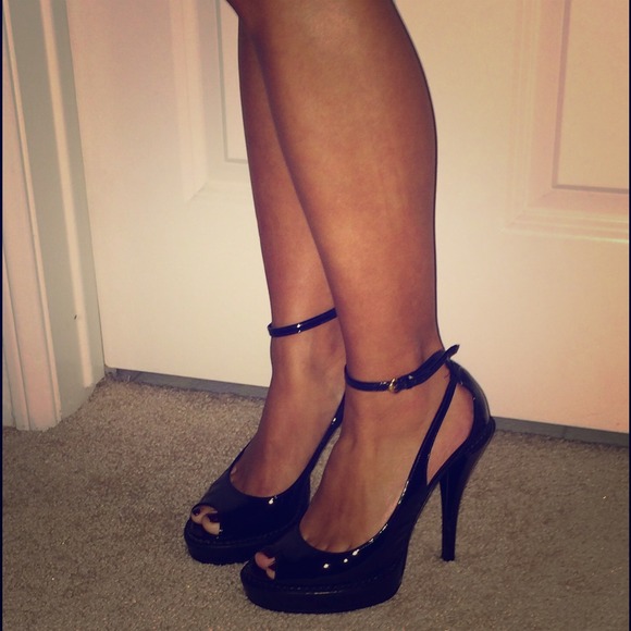 🚫SOLD🚫Gucci Patent Leather Platform Stilettos