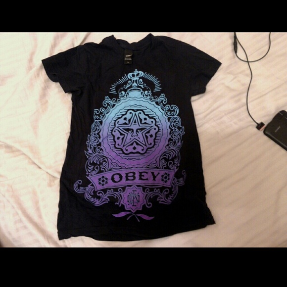 Obey t-shirt