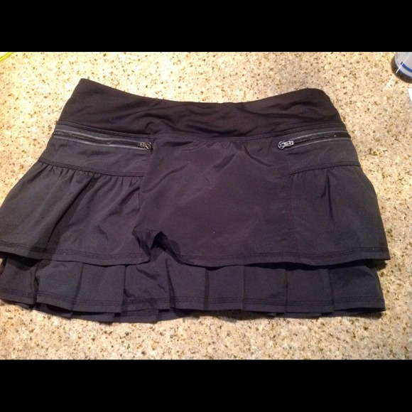 Lululemon Run Your Heart Out skirt black 6