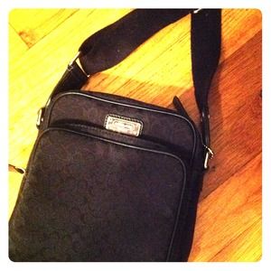 Coach cross body swing pack