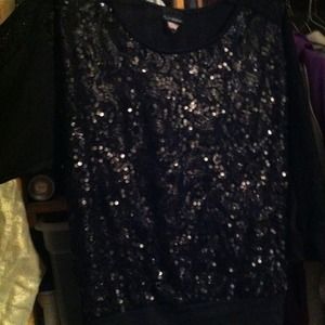 Bundled 🚫🚫Day trip sequin black Buckle top