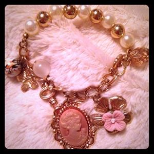 Vintage style bracelet
