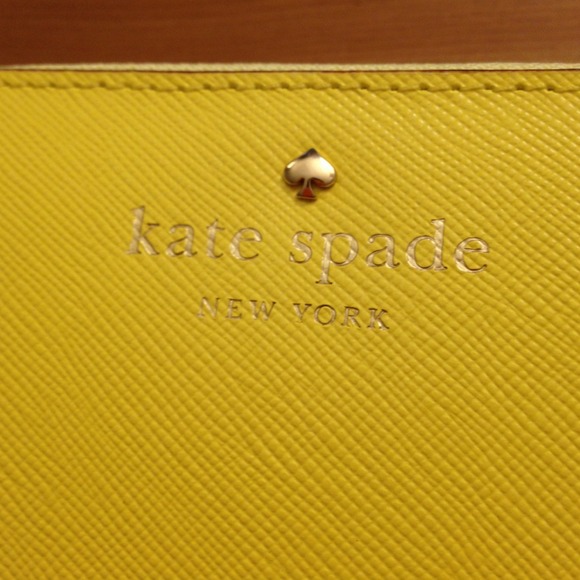 🔥Reduced🔥NWT- Kate Spade yellow Lacey Wallet - Picture 2 of 3
