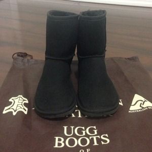 kids Ugg boots. Size 1. Brand new!!