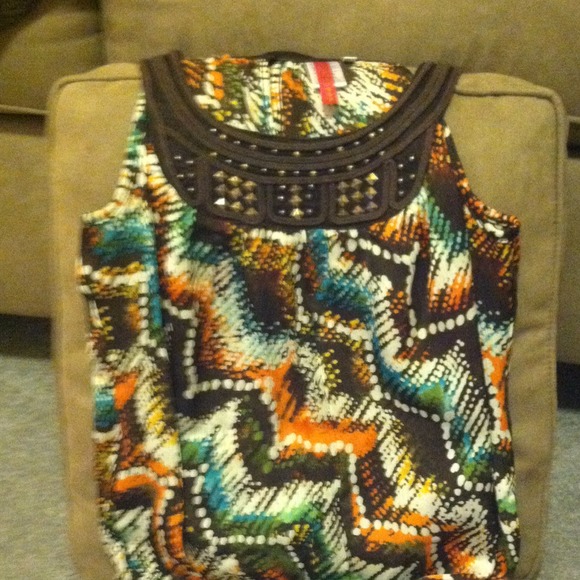 Size Medium Top