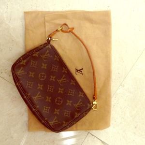 REDUCED! Authentic Louis Vuitton monogram pochette