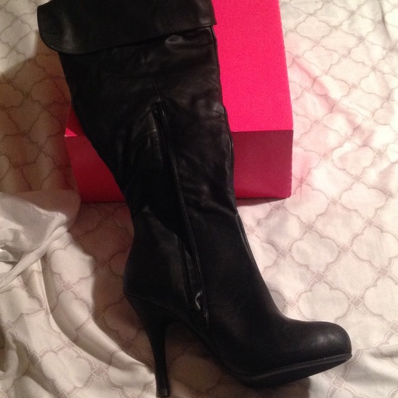 Sold - Picture 2 of 4