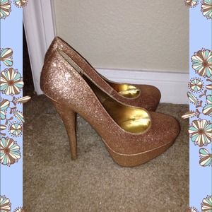 Gold Glitter Pumps