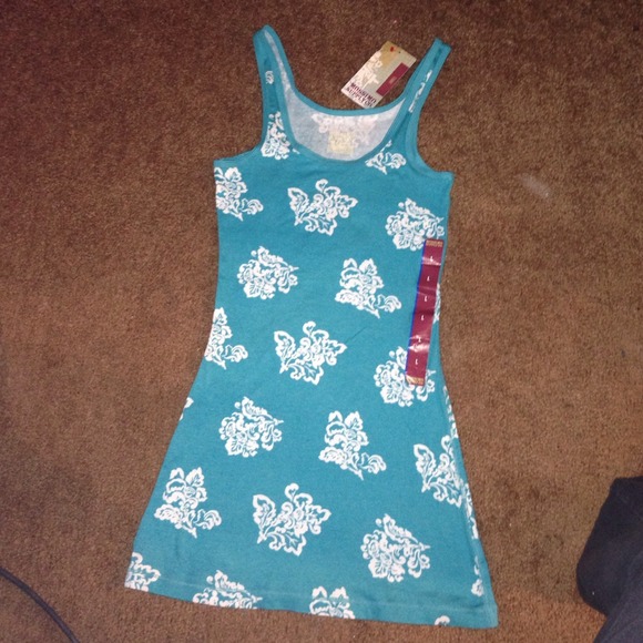 L- turquoise target tank