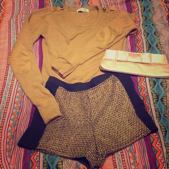 🚫SOLD @jolinalice Black and gold tweed hotshorts