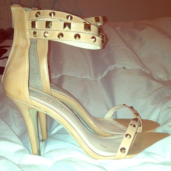 Shoe
