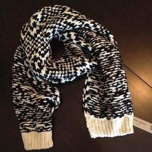 Isabel Marant for H&M Black/White 100% Wool Scarf