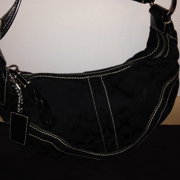 Authentic COACH small saddle purse - Picture 4 of 4