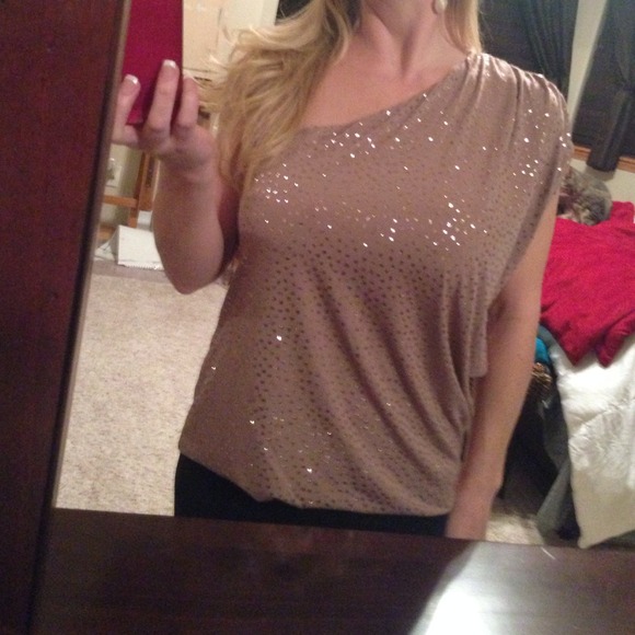 Dressy Guess Sequin One Shoulder Top - Picture 3 of 4