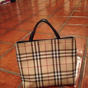Burberry purse