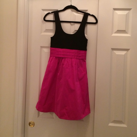 Brand new never worn Theory dress with pockets! - Picture 1 of 4