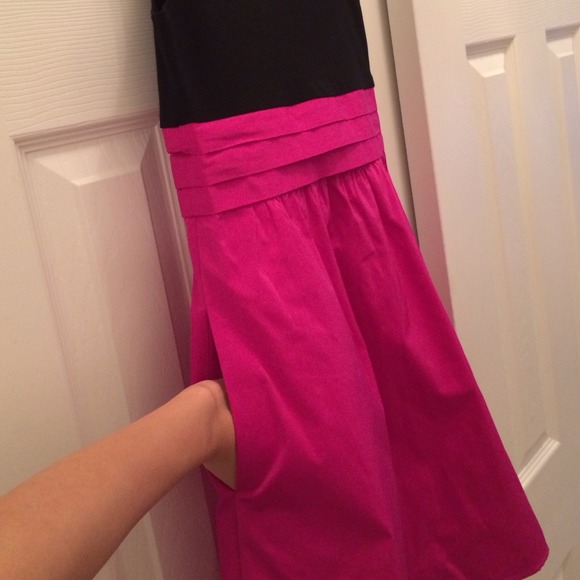 Brand new never worn Theory dress with pockets! - Picture 2 of 4