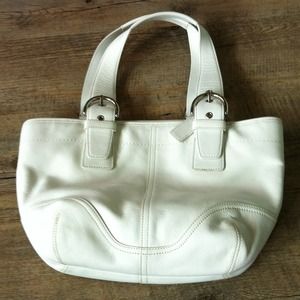 White authentic Coach Purse ⭐️