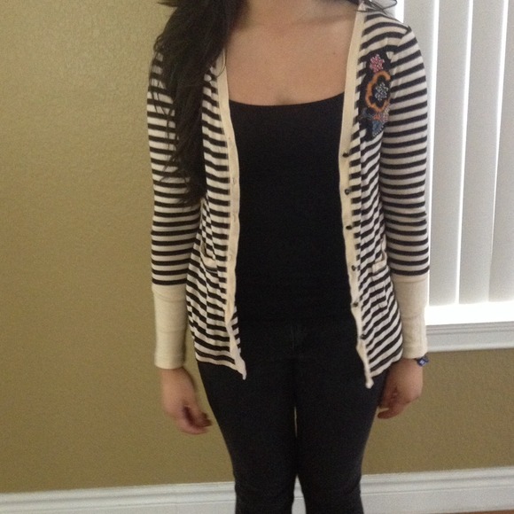 🎊🎊Anthropologie cardigan - Picture 1 of 3