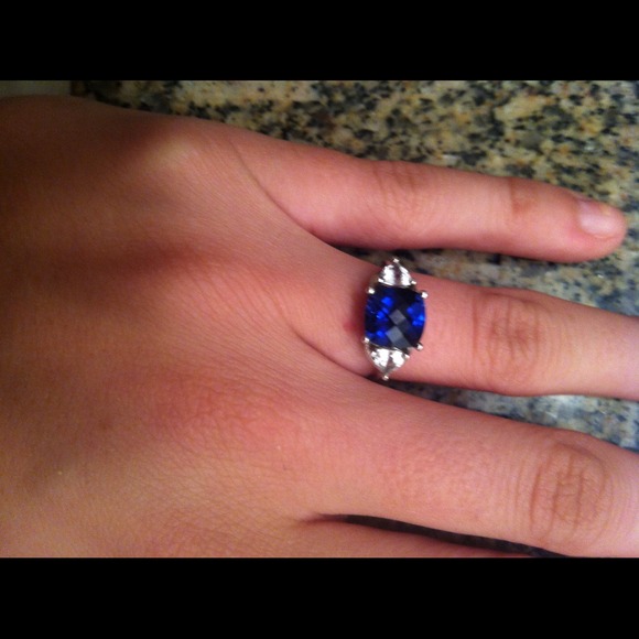 Matching ring and necklace - Picture 2 of 2