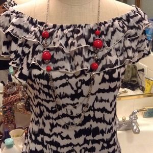 Red beaded 3tier necklace