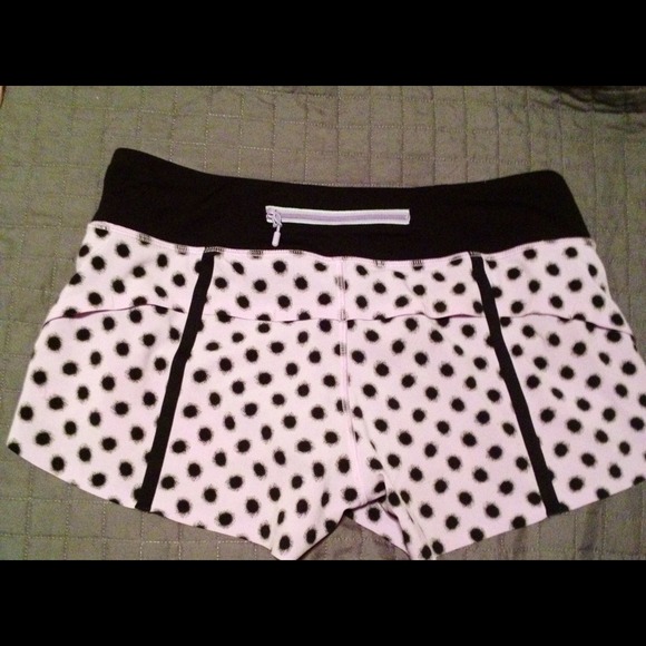 🚫Sold🚫Lululemon speed shorts size 4 polka dots - Picture 2 of 2