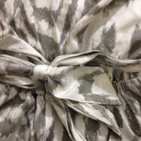 Guess romper - Picture 3 of 3