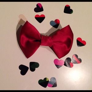 Burgundy colored bow