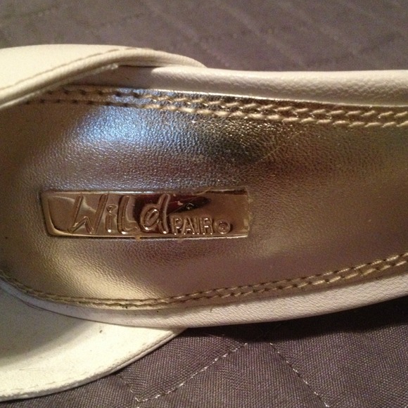 🚫sold🚫Wild pair ankle strap heels 6m - Picture 2 of 4